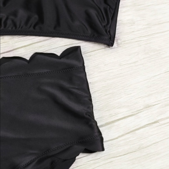 Scalloped Trim Halter High Waist Bikini Set - Picture 4 of 8